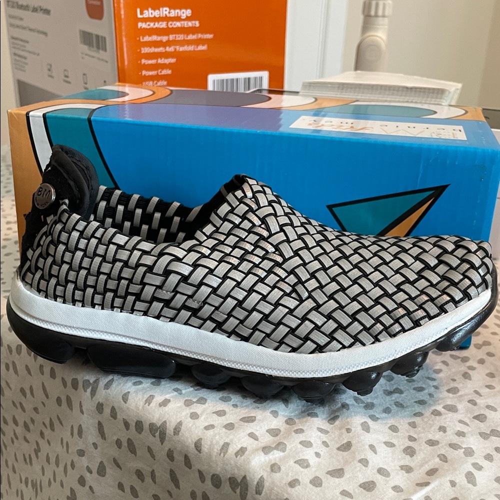 Bernie Mev Monochrome Woven Shoes Gummies Gem K Black various youth sizes NIB